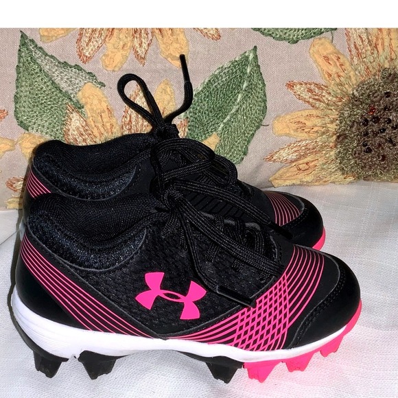 Sz 8 Under Armour Kids' Leadoff RM Jr. Molded Cleats - Black & Pink - Picture 1 of 8